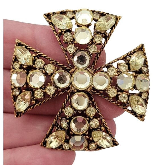 Gold Tone Jonquil Rhinestone Vintage Maltese Cross Brooch Pin E734 - Picture 2 of 10